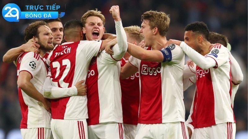 truc-tiep-bong-da-ajax-su-phat-trien