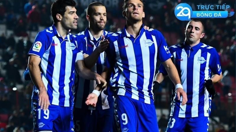 cau-lac-bo-alaves-3